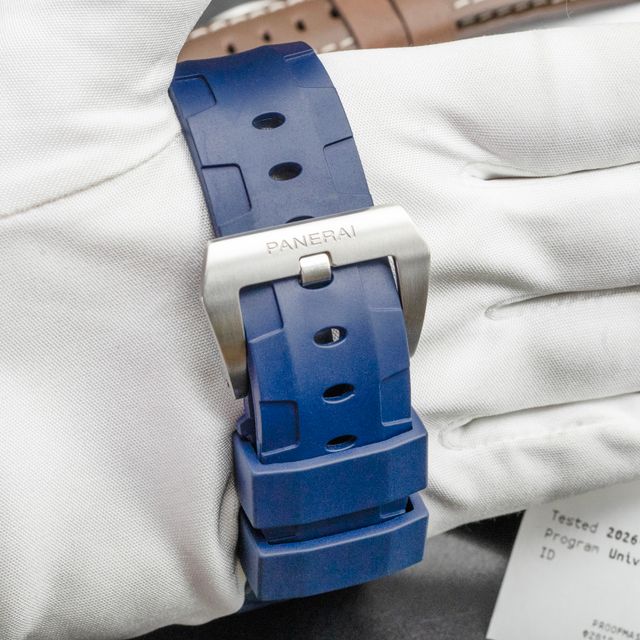 Panerai Luminor Marina PAM00422 Image 3